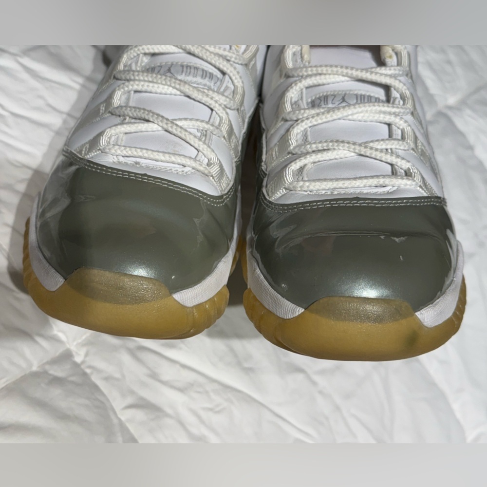 Size 10.5 Air Jordan 11 Retro Low Cement Grey - Picture 7 of 12